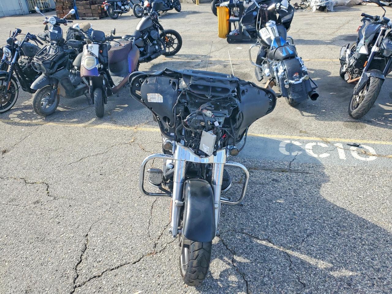 HARLEY-DAVIDSON FLHX 2017 — 6