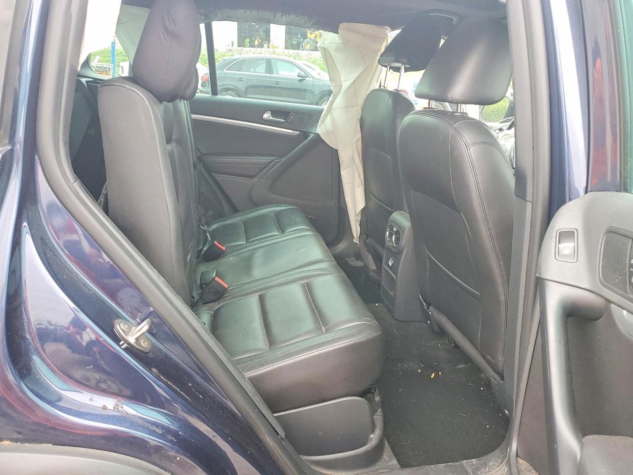 VOLKSWAGEN TIGUAN 2014 — 12