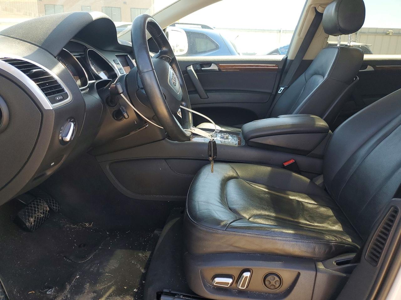 AUDI Q7 2015 — 8