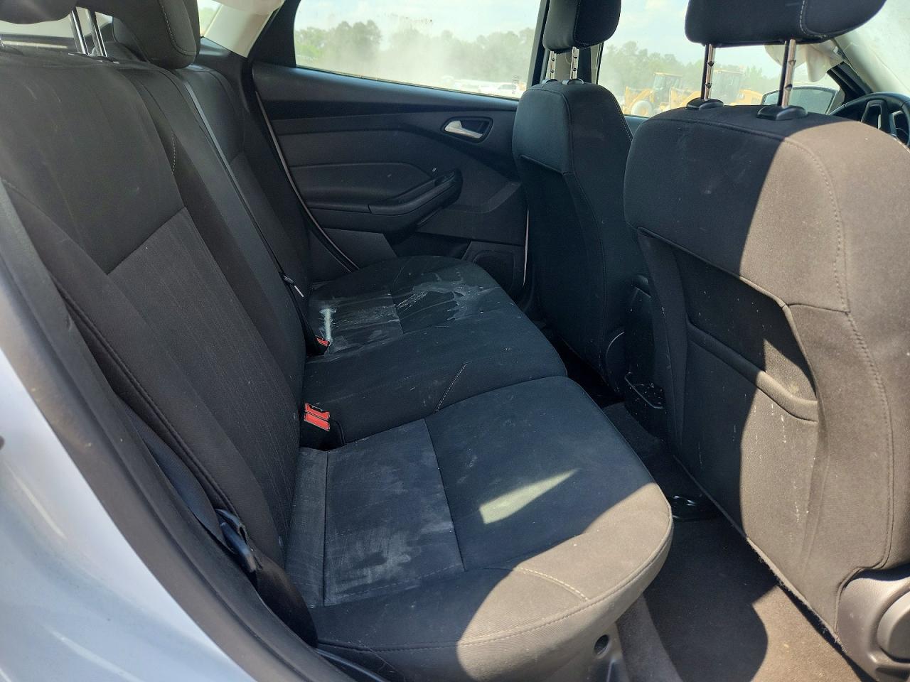 FORD FOCUS 2018 — 12