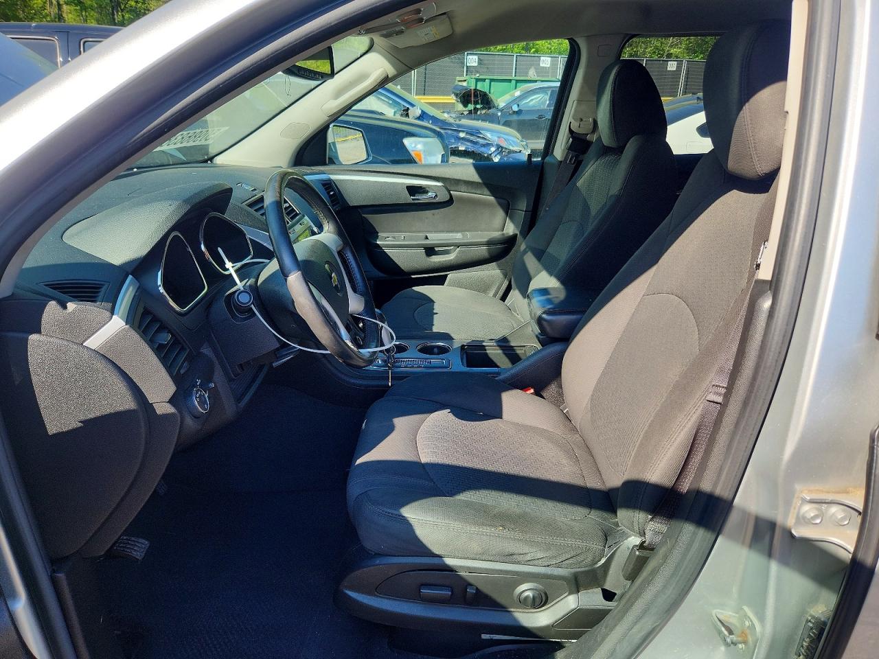 CHEVROLET TRAVERSE 2011 — 8