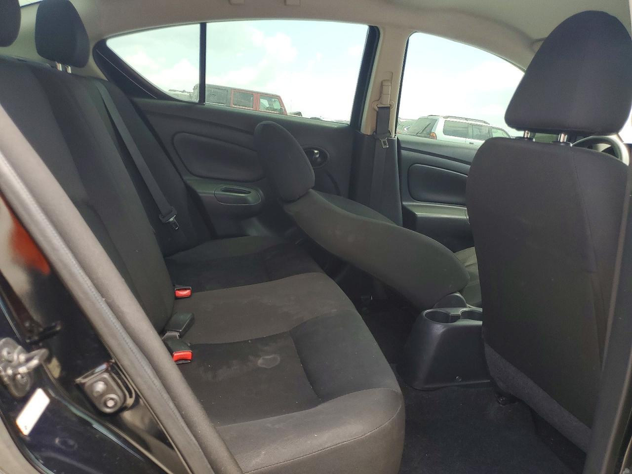 NISSAN VERSA 2018 — 11