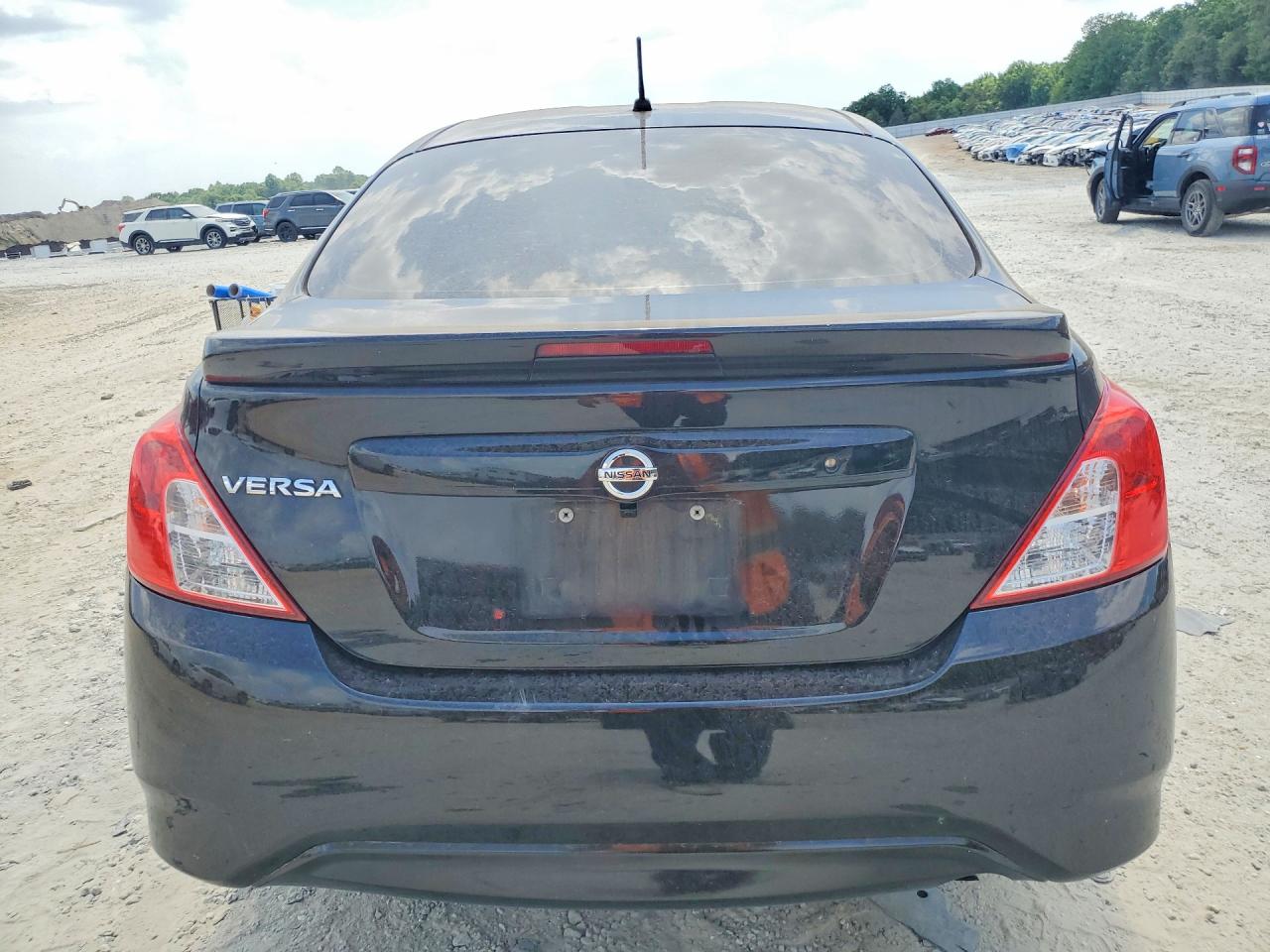 NISSAN VERSA 2018 — 7