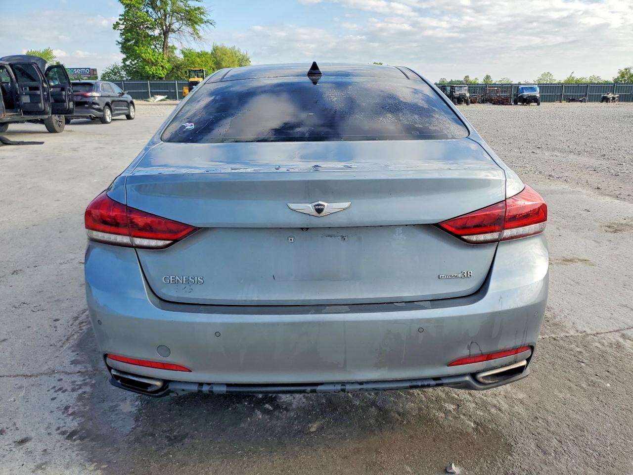 HYUNDAI GENESIS 2015 — 7