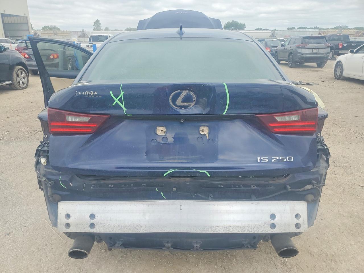 LEXUS IS 2014 — 7