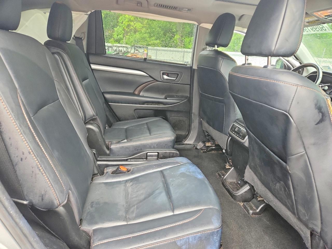 TOYOTA HIGHLANDER 2019 — 12