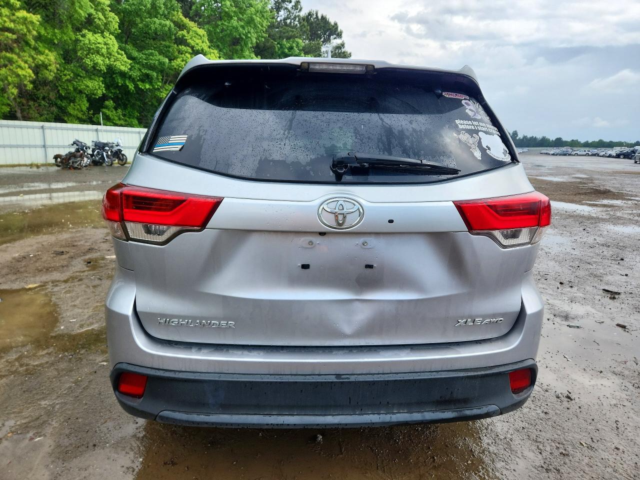 TOYOTA HIGHLANDER 2019 — 7