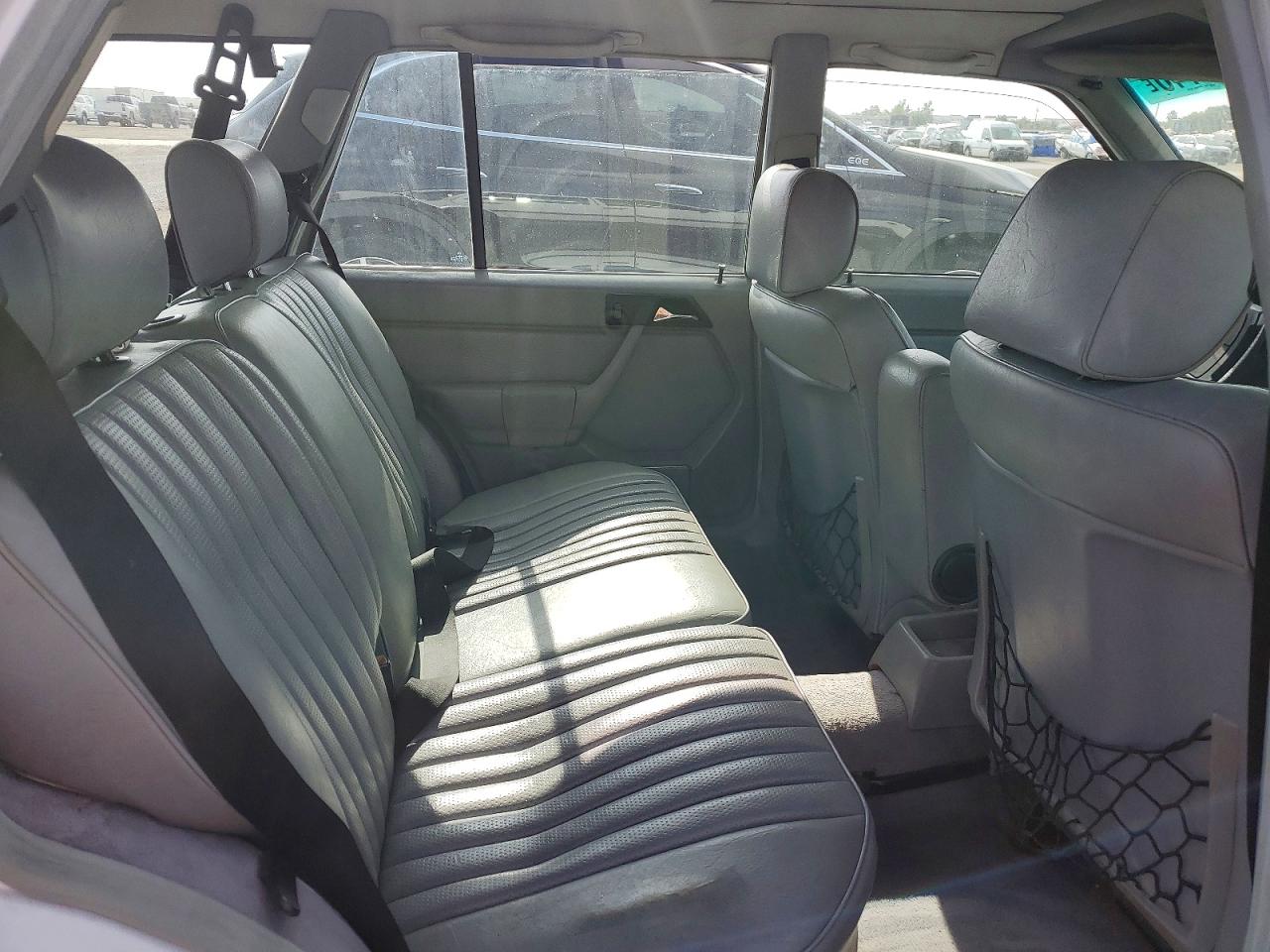 MERCEDES-BENZ 500-CLASS 1987 — 11