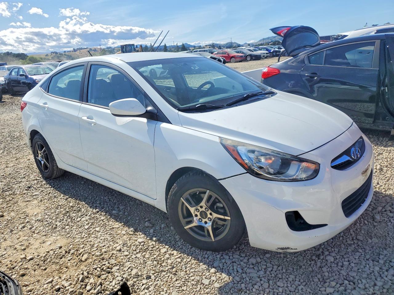 HYUNDAI ACCENT 2014 — 5