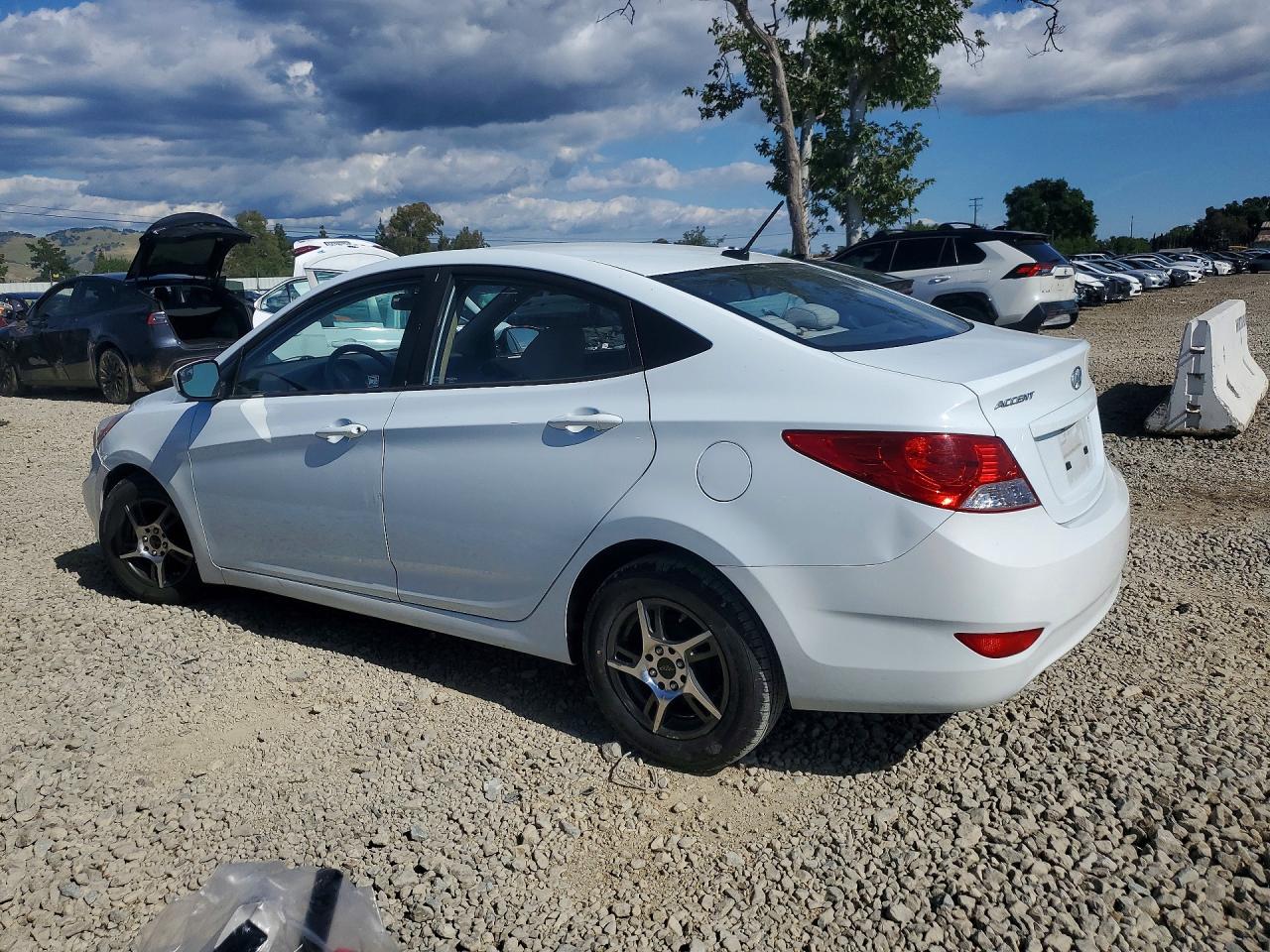 HYUNDAI ACCENT 2014 — 3