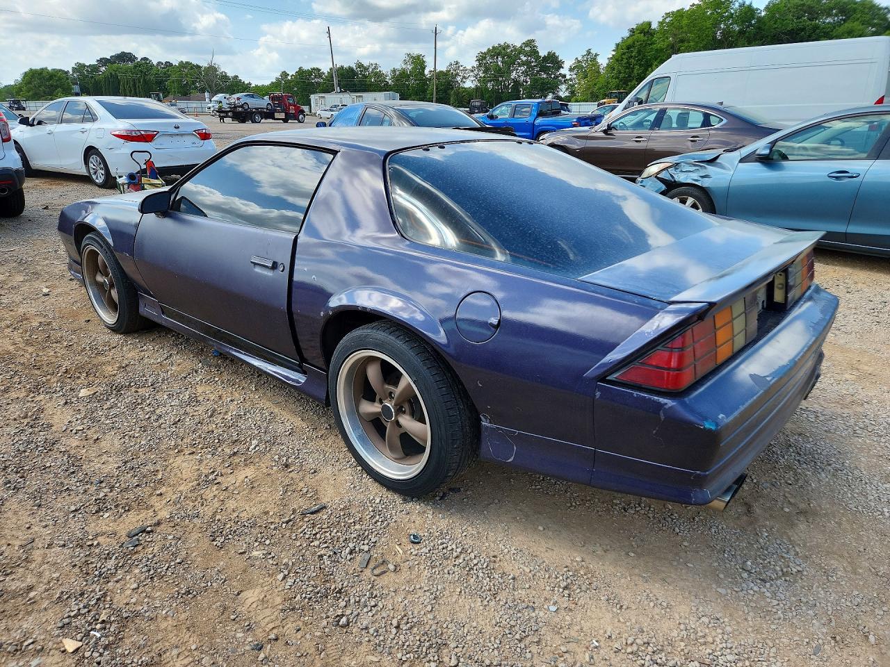 CHEVROLET CAMARO 1992 — 3