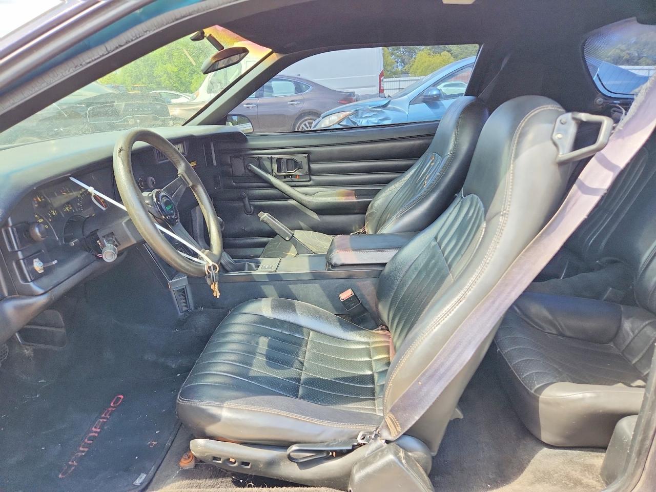 CHEVROLET CAMARO 1992 — 8