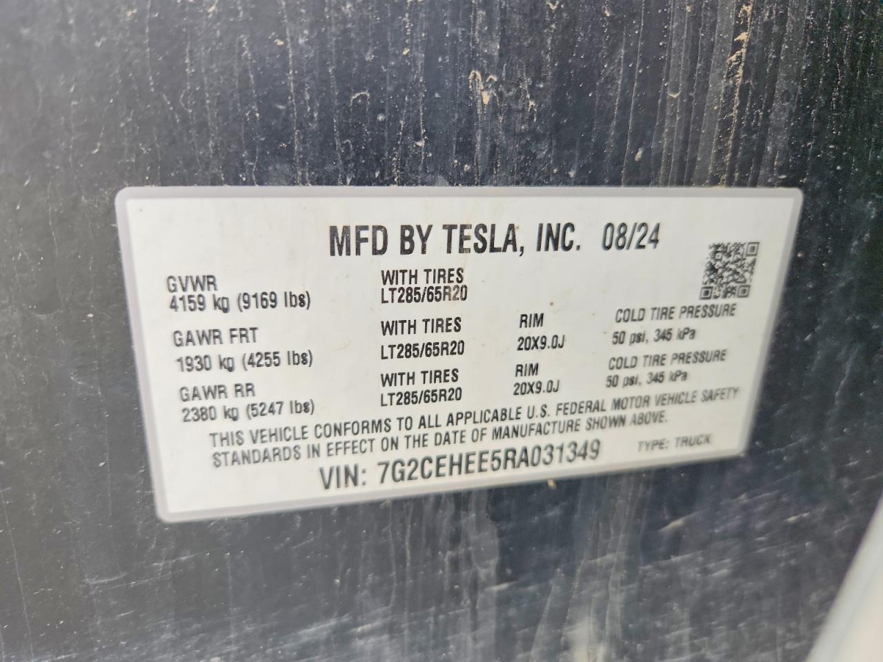TESLA CYBERTRUCK 2024 — 13