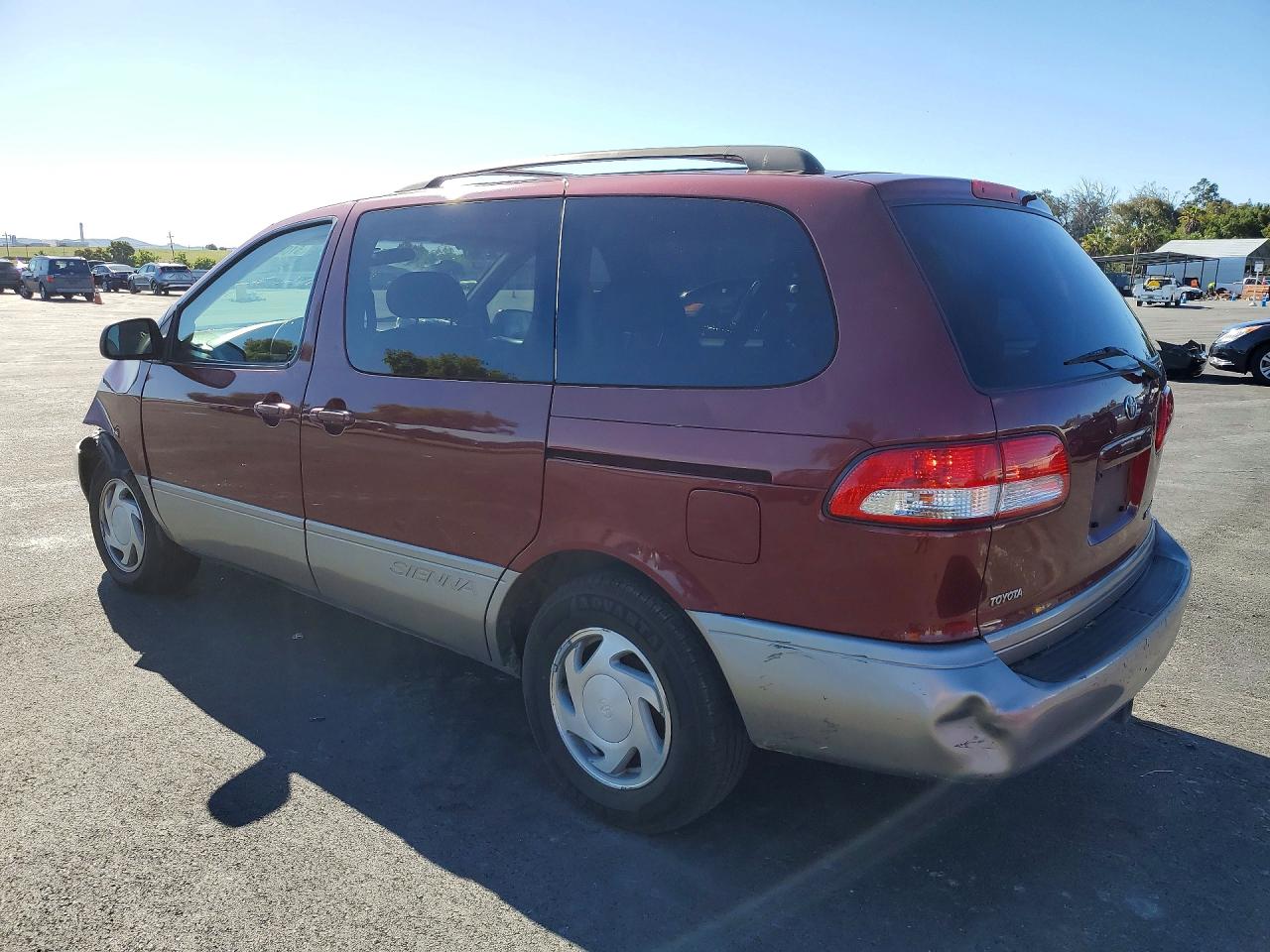 TOYOTA SIENNA 2002 — 3