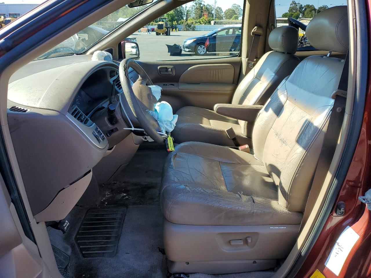 TOYOTA SIENNA 2002 — 8