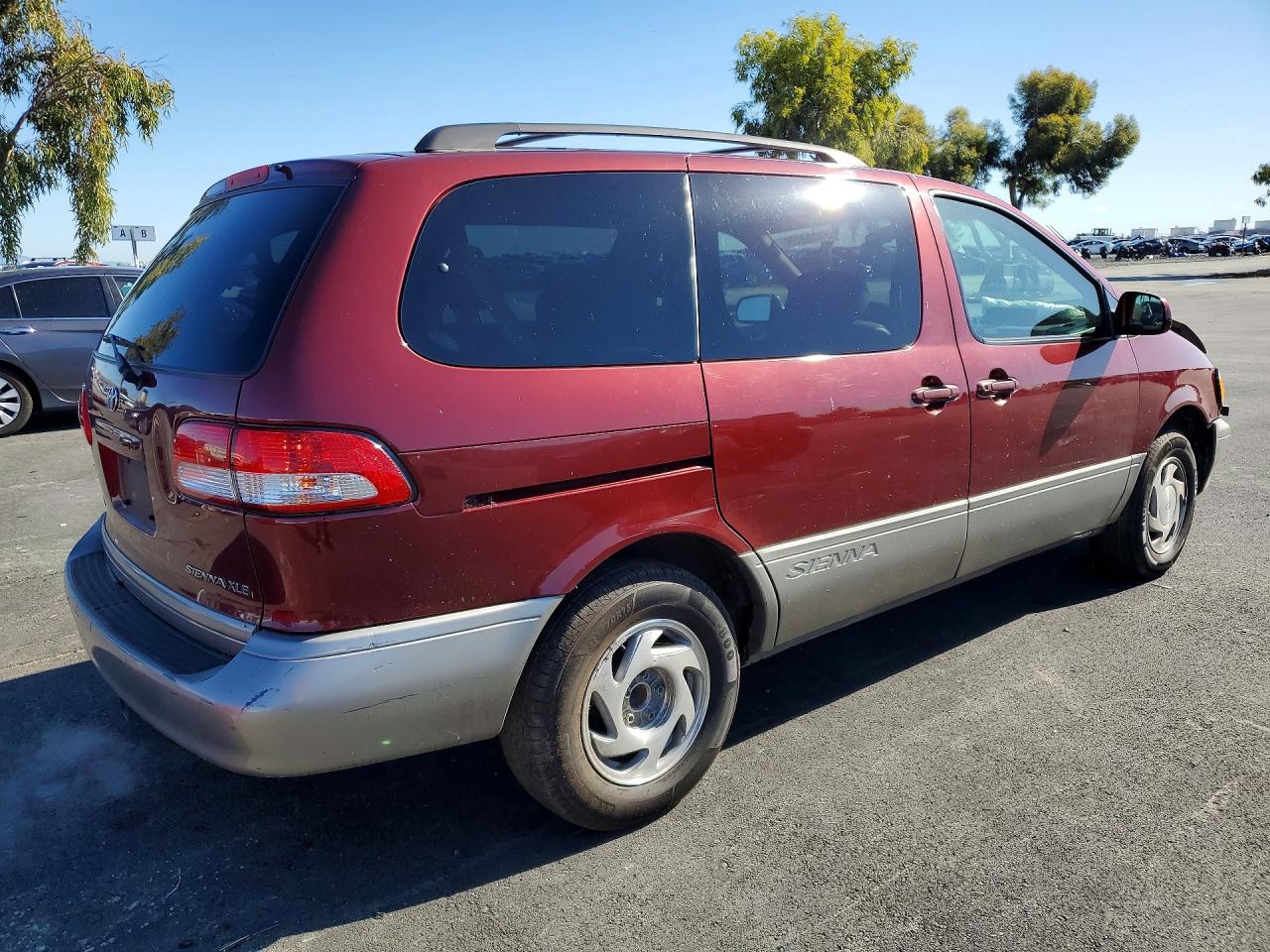TOYOTA SIENNA 2002 — 4