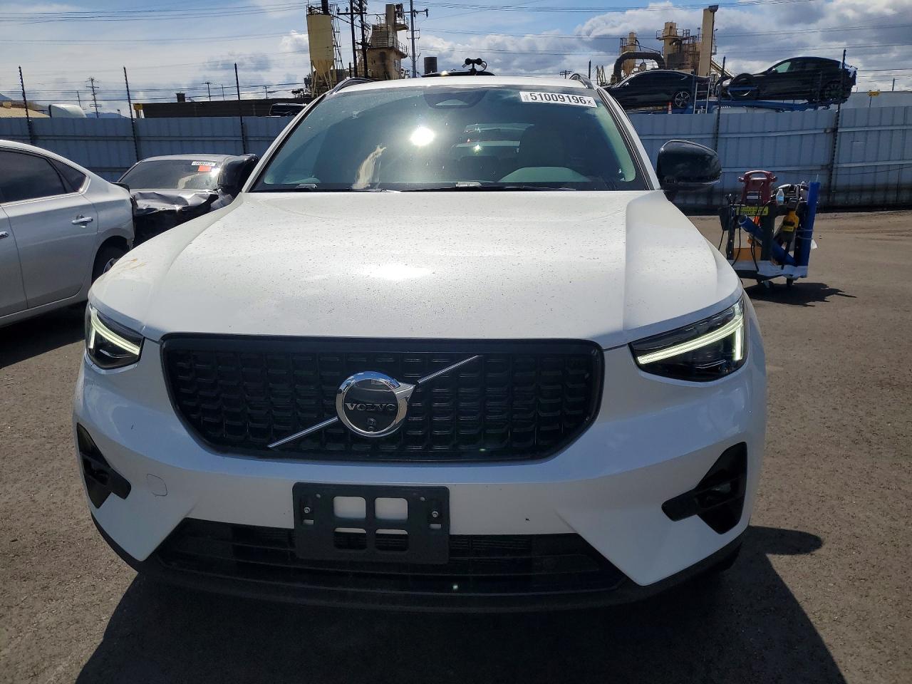 VOLVO XC40 2024 — 6