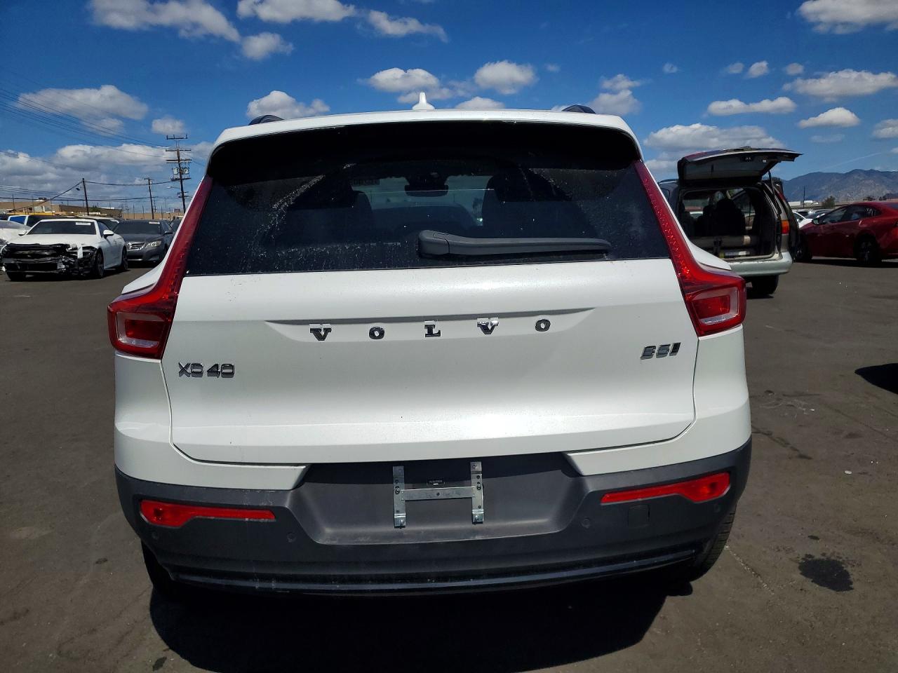 VOLVO XC40 2024 — 7