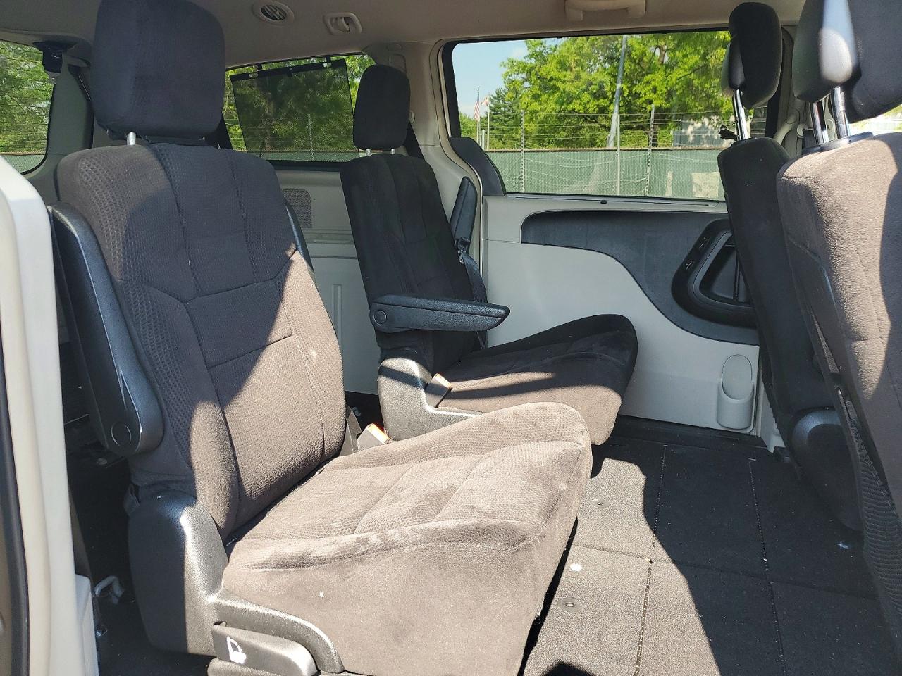 DODGE GRAND CARAVAN 2013 — 12