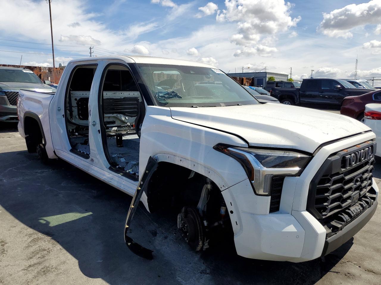 TOYOTA TUNDRA 2023 — 5