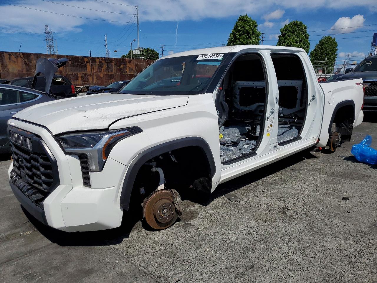 TOYOTA TUNDRA 2023 — 2
