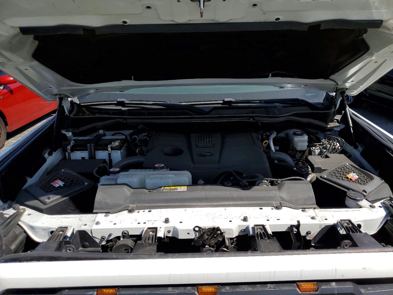 TOYOTA TUNDRA 2023 — 12