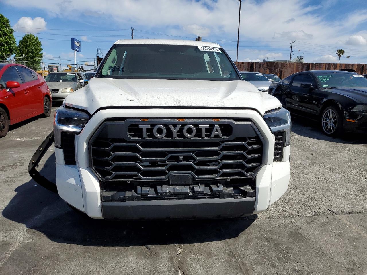 TOYOTA TUNDRA 2023 — 6