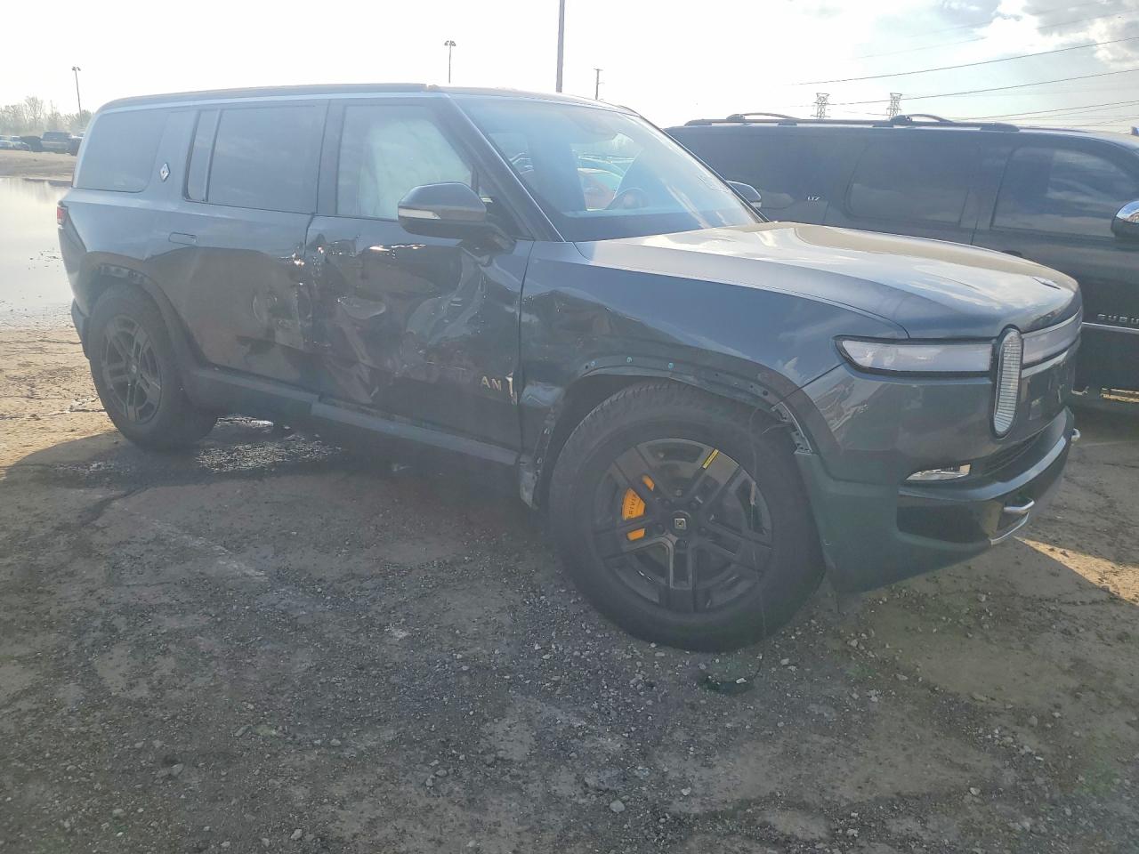 RIVIAN R1S 2023 — 5