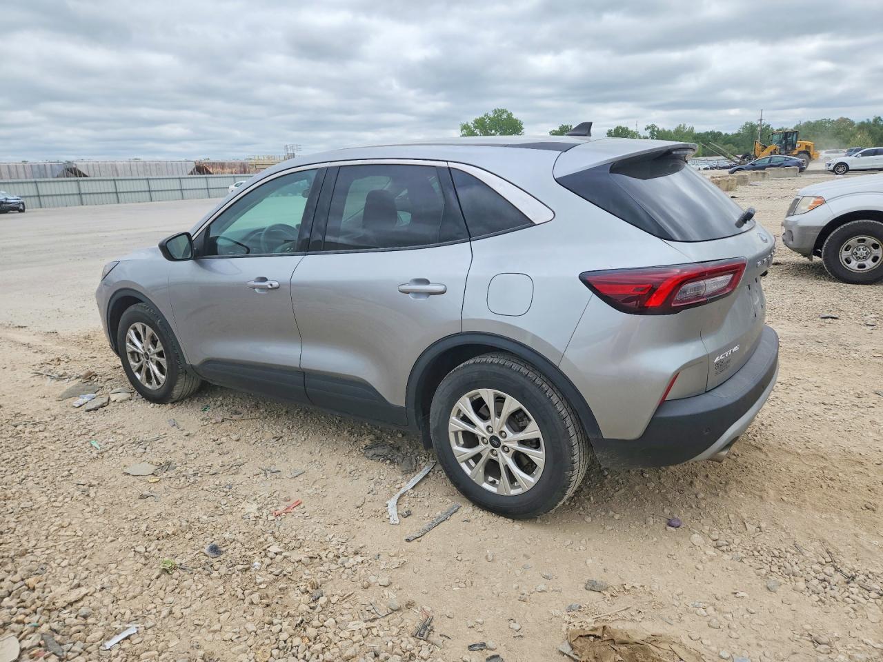 FORD ESCAPE 2023 — 3