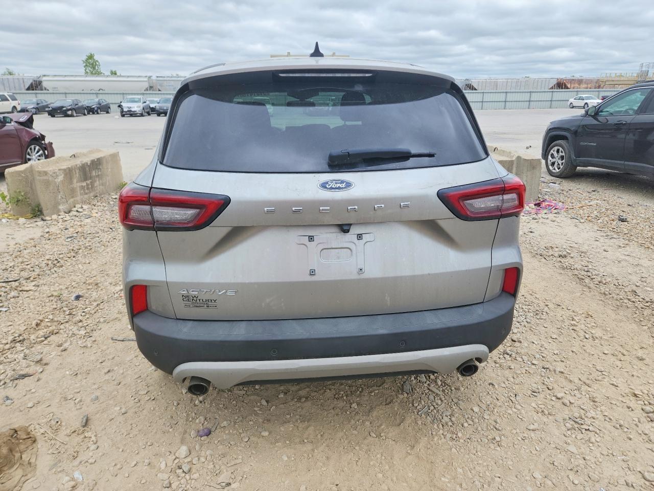 FORD ESCAPE 2023 — 7