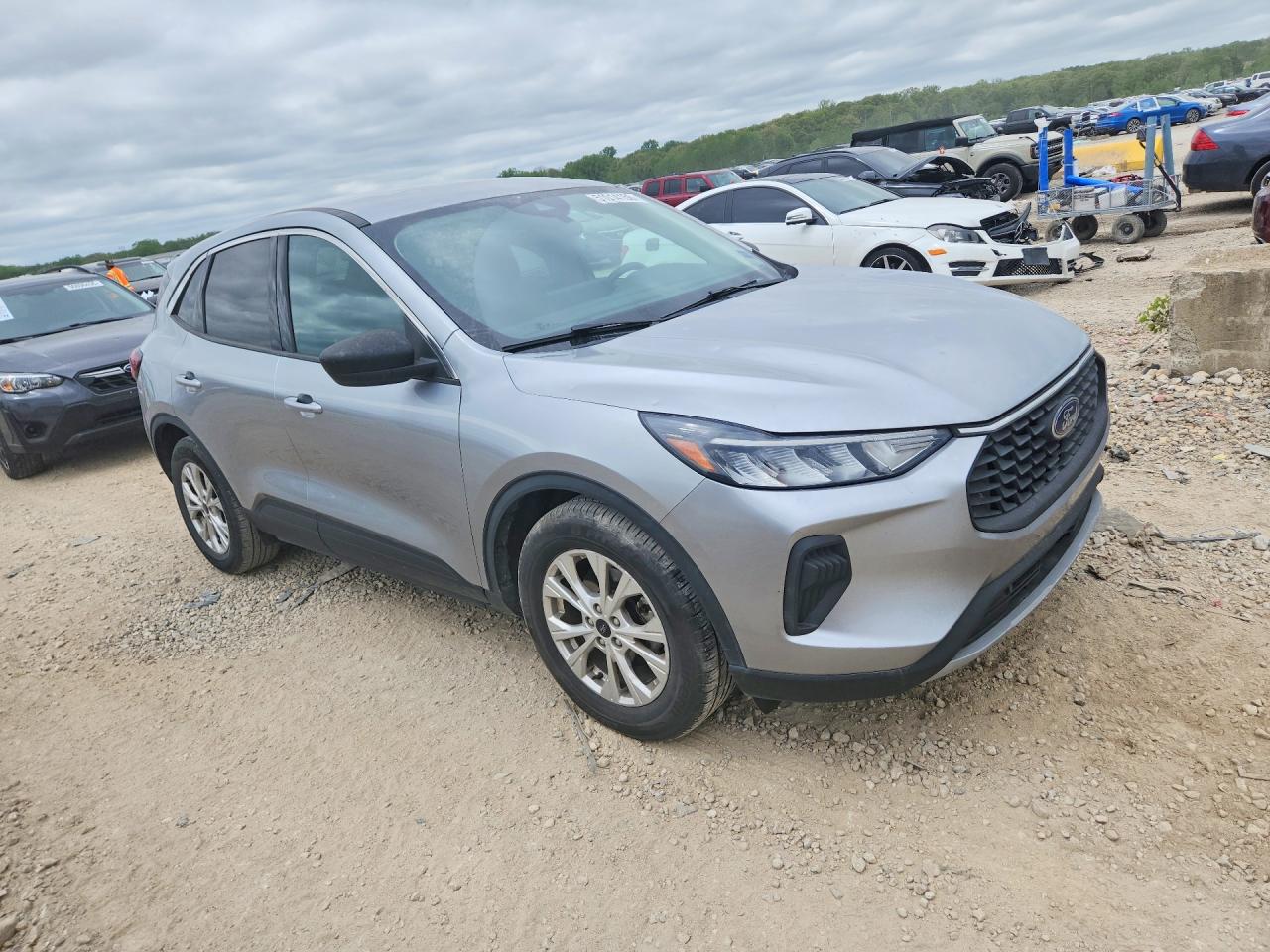 FORD ESCAPE 2023 — 5