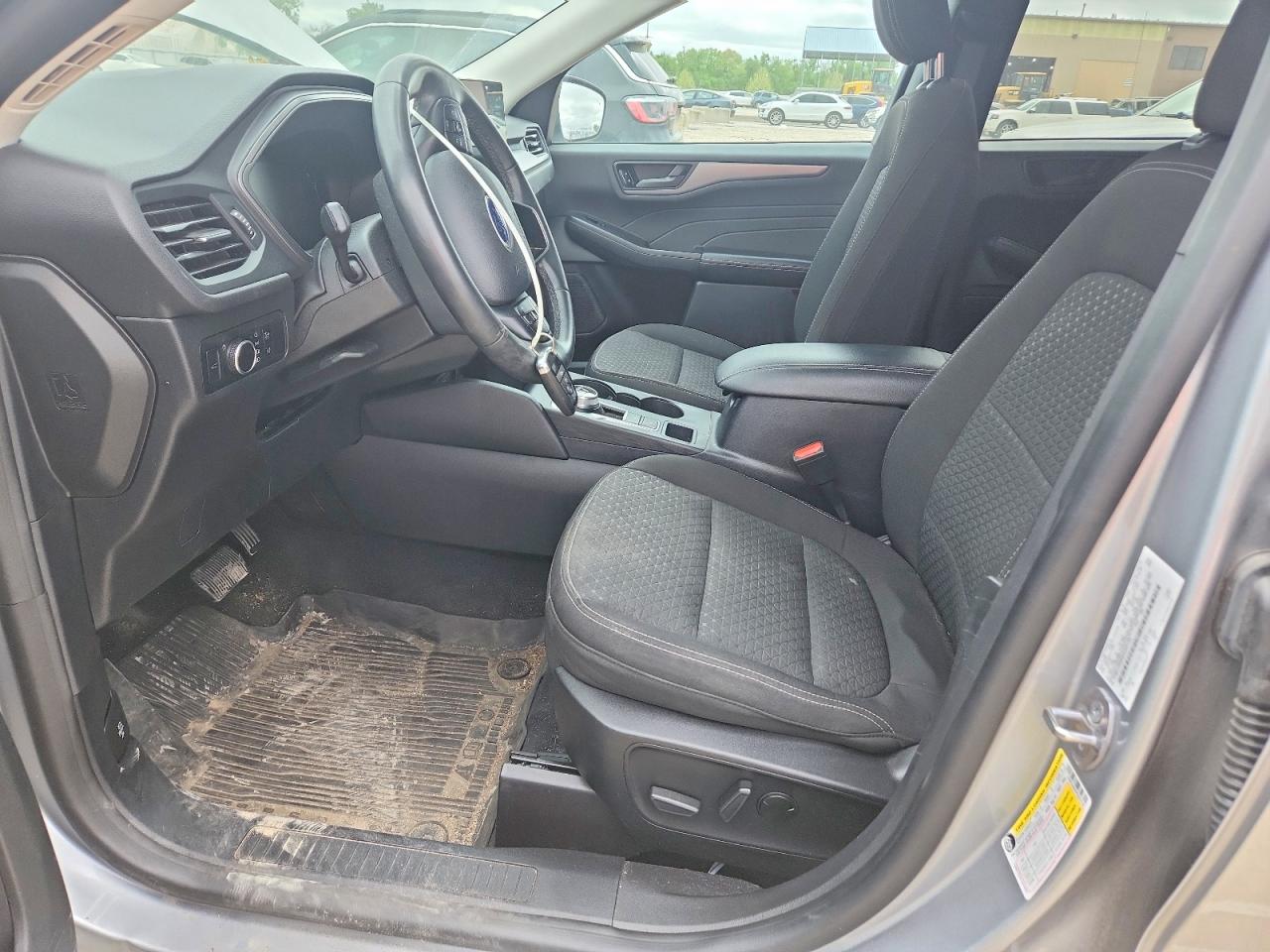 FORD ESCAPE 2023 — 8