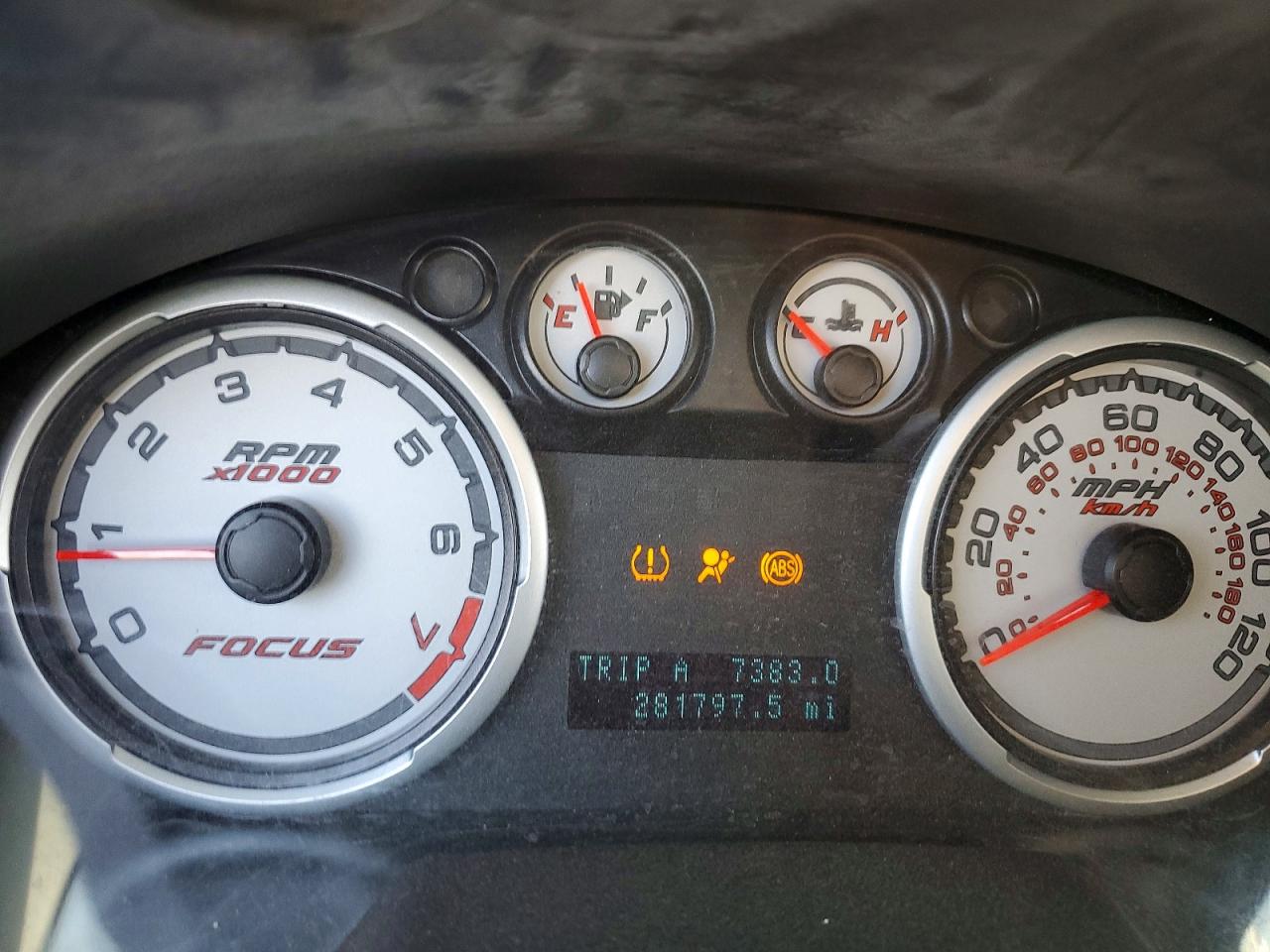 FORD FOCUS 2011 — 10