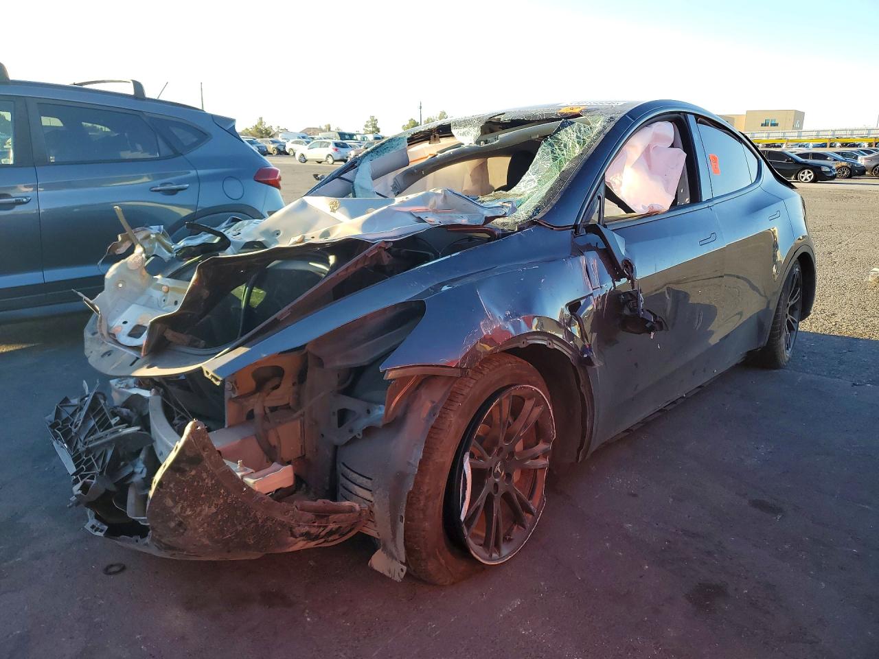 TESLA MODEL Y 2025 — 2