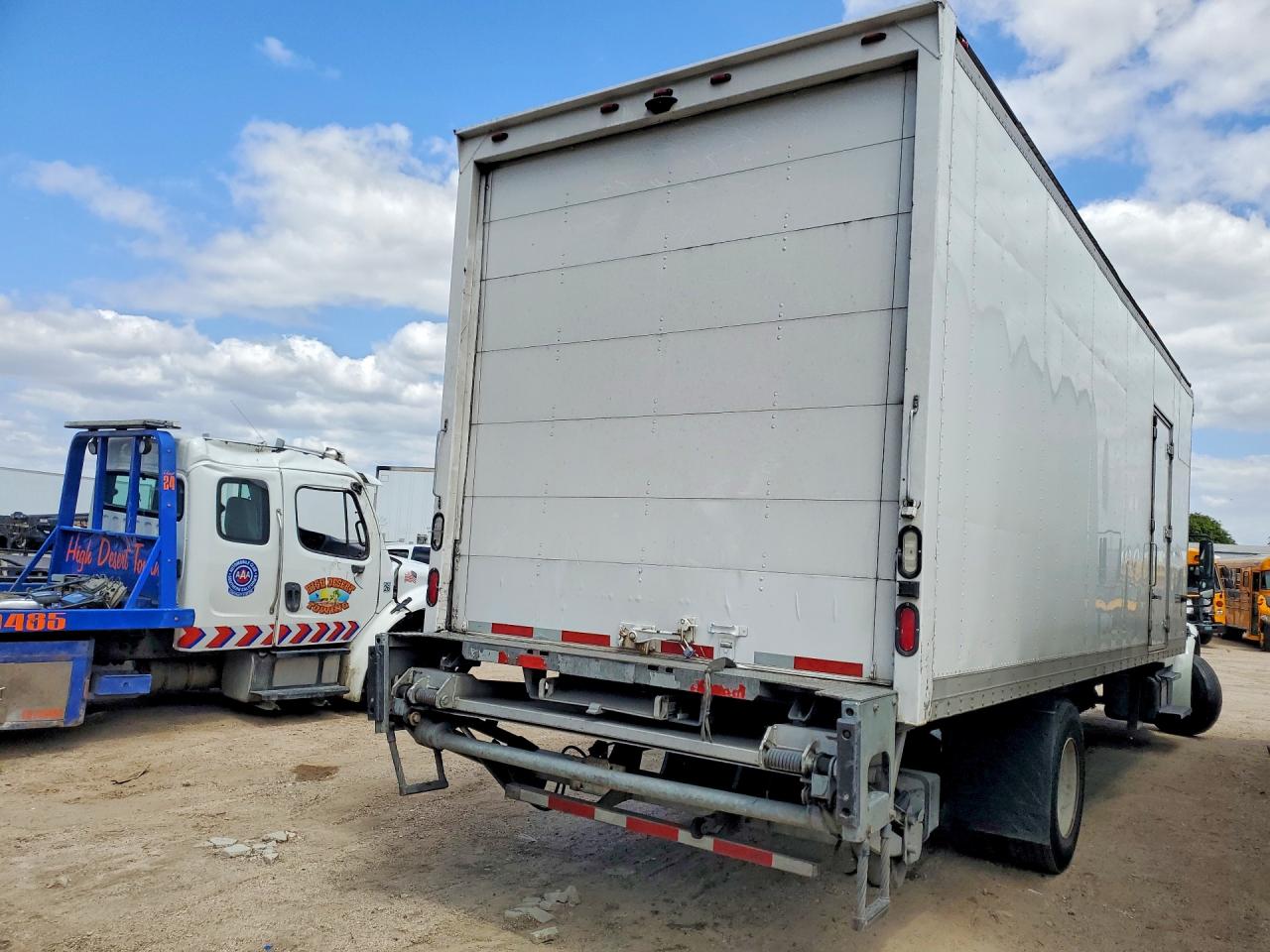FREIGHTLINER M2 2015 — 4