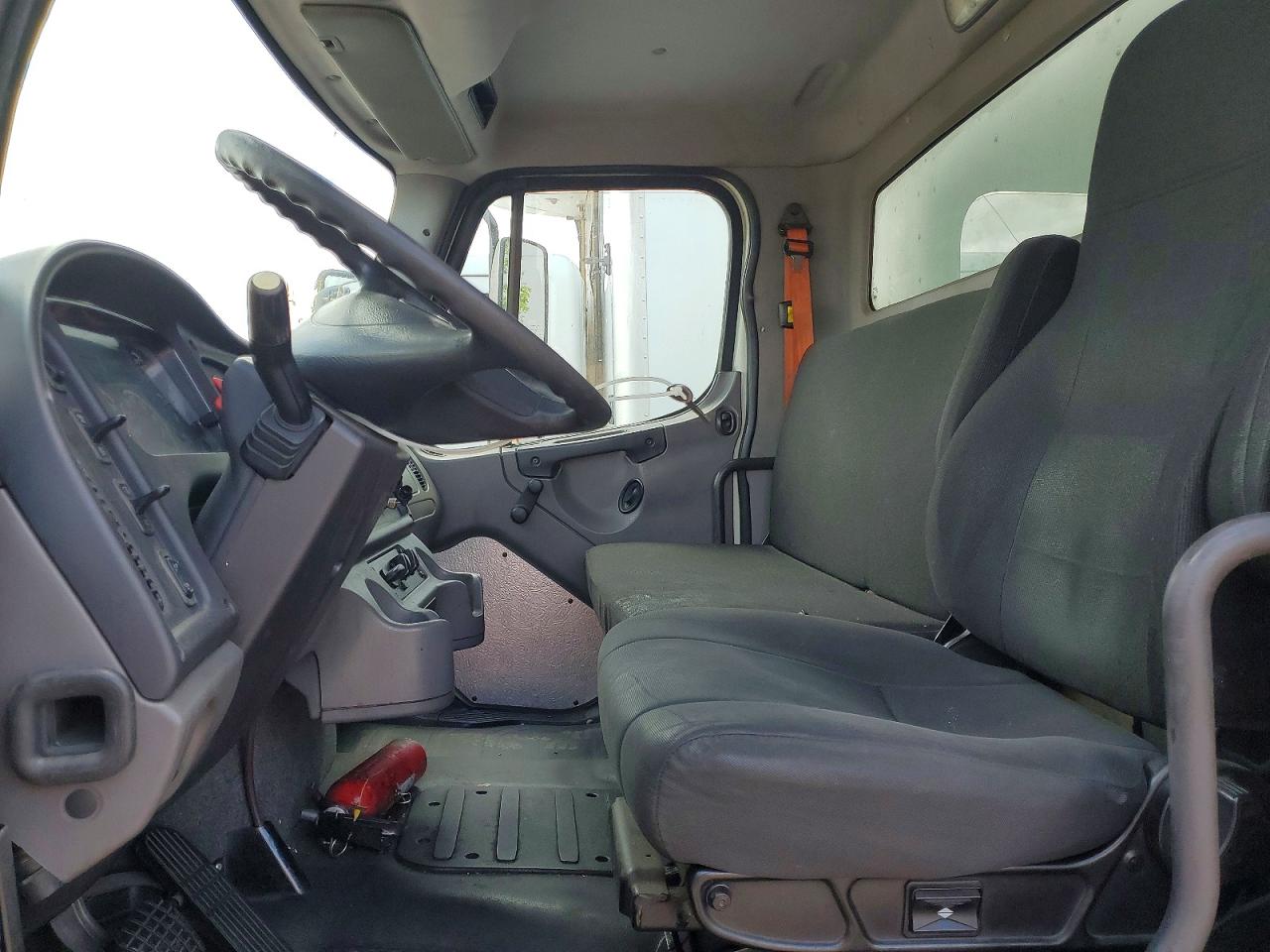 FREIGHTLINER M2 2015 — 8