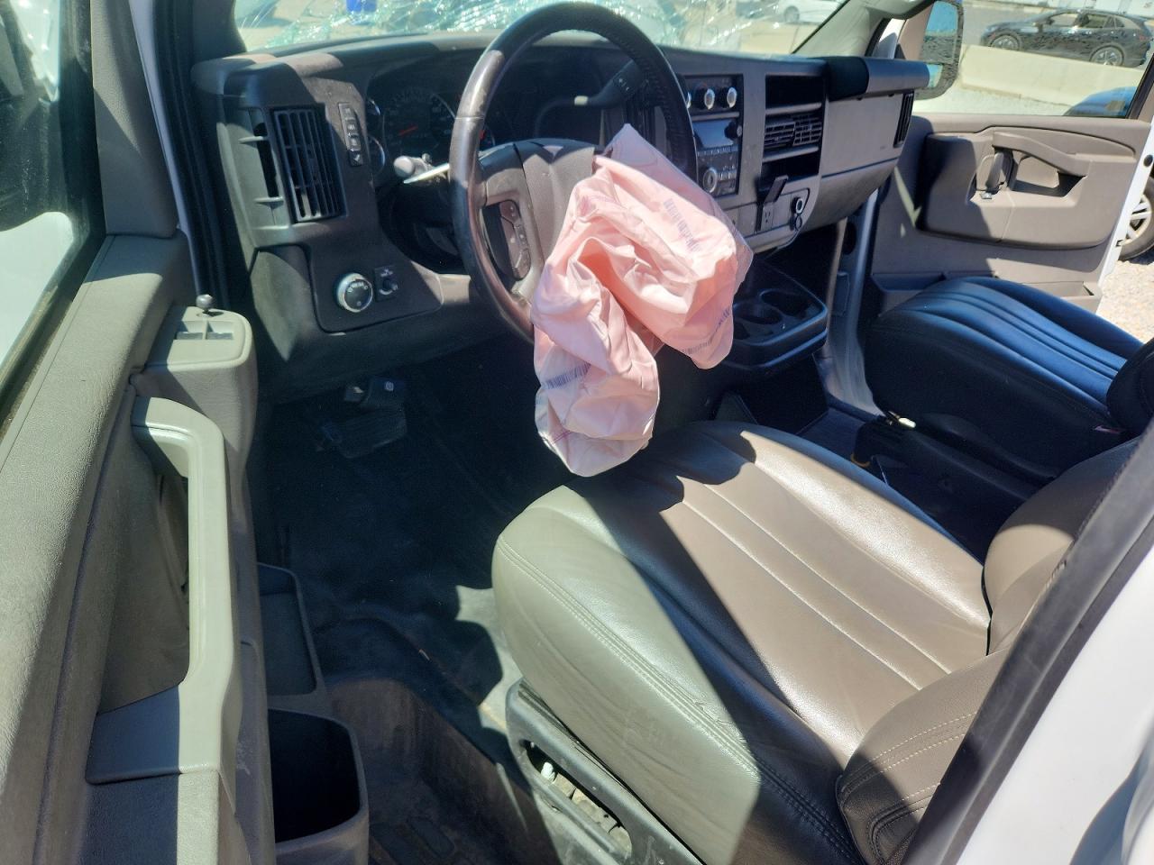 CHEVROLET EXPRESS G2500 2021 — 9