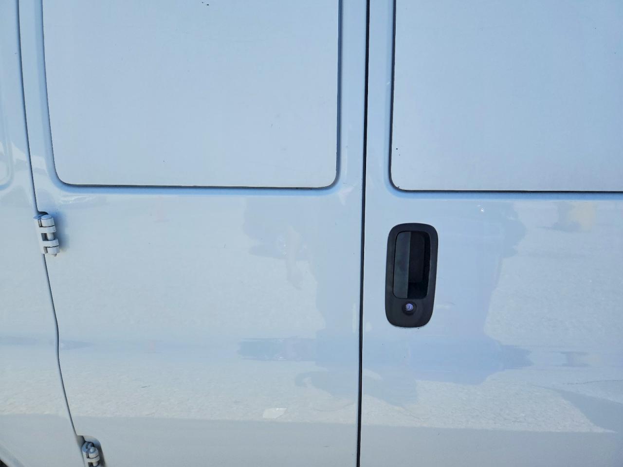 CHEVROLET EXPRESS G2500 2021 — 12
