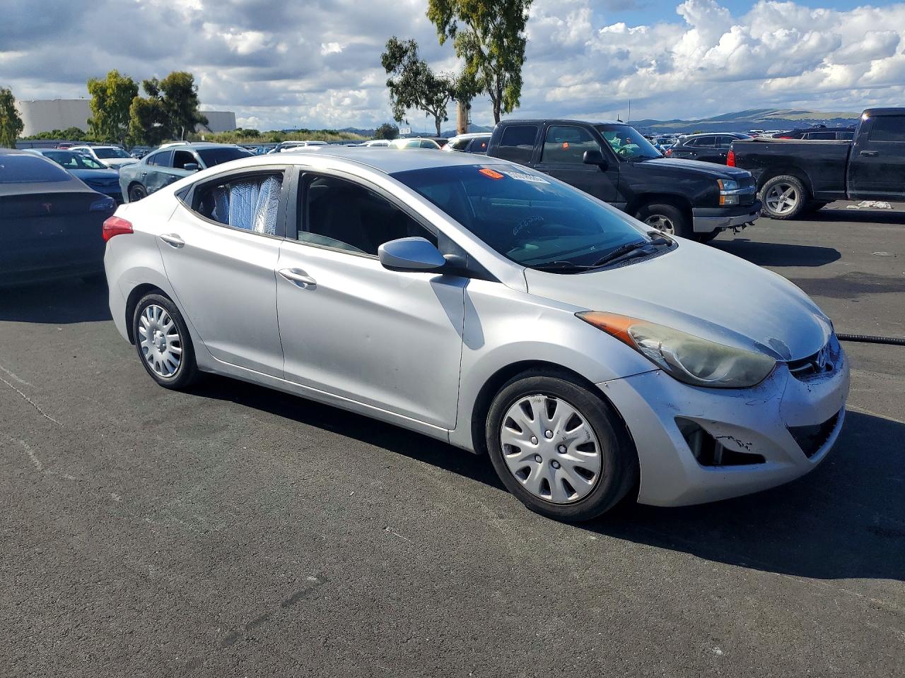 HYUNDAI ELANTRA 2012 — 5