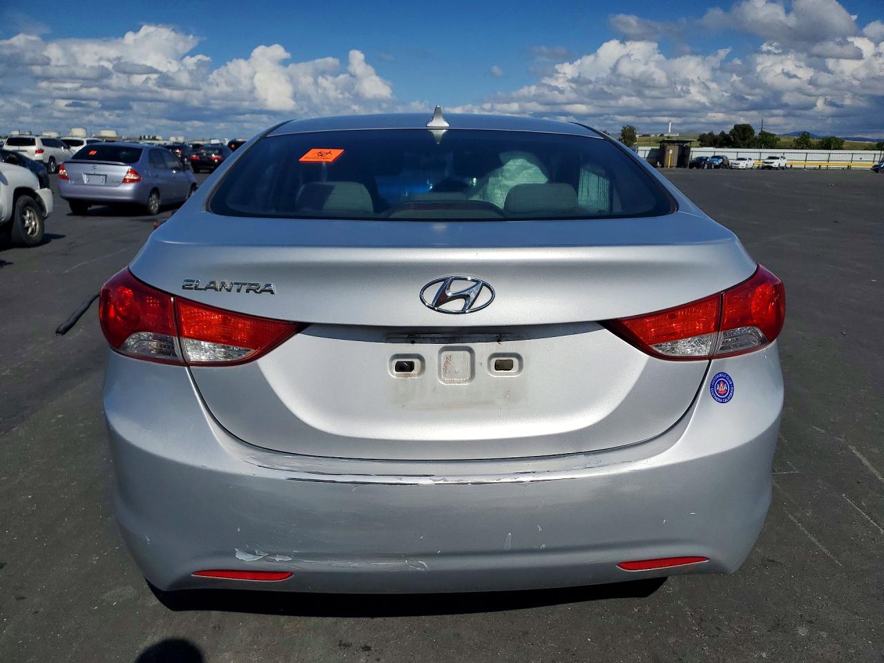 HYUNDAI ELANTRA 2012 — 7