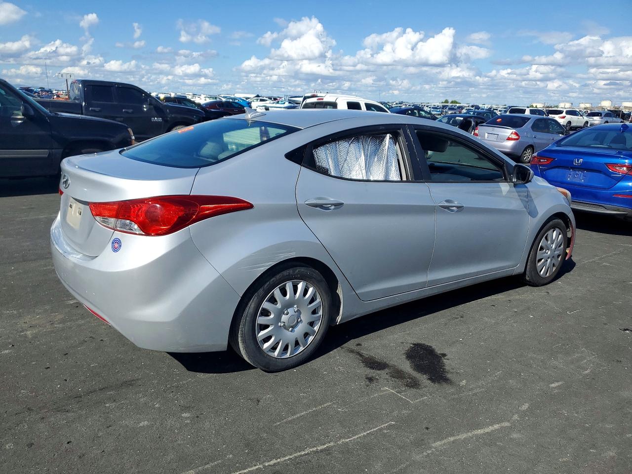 HYUNDAI ELANTRA 2012 — 4