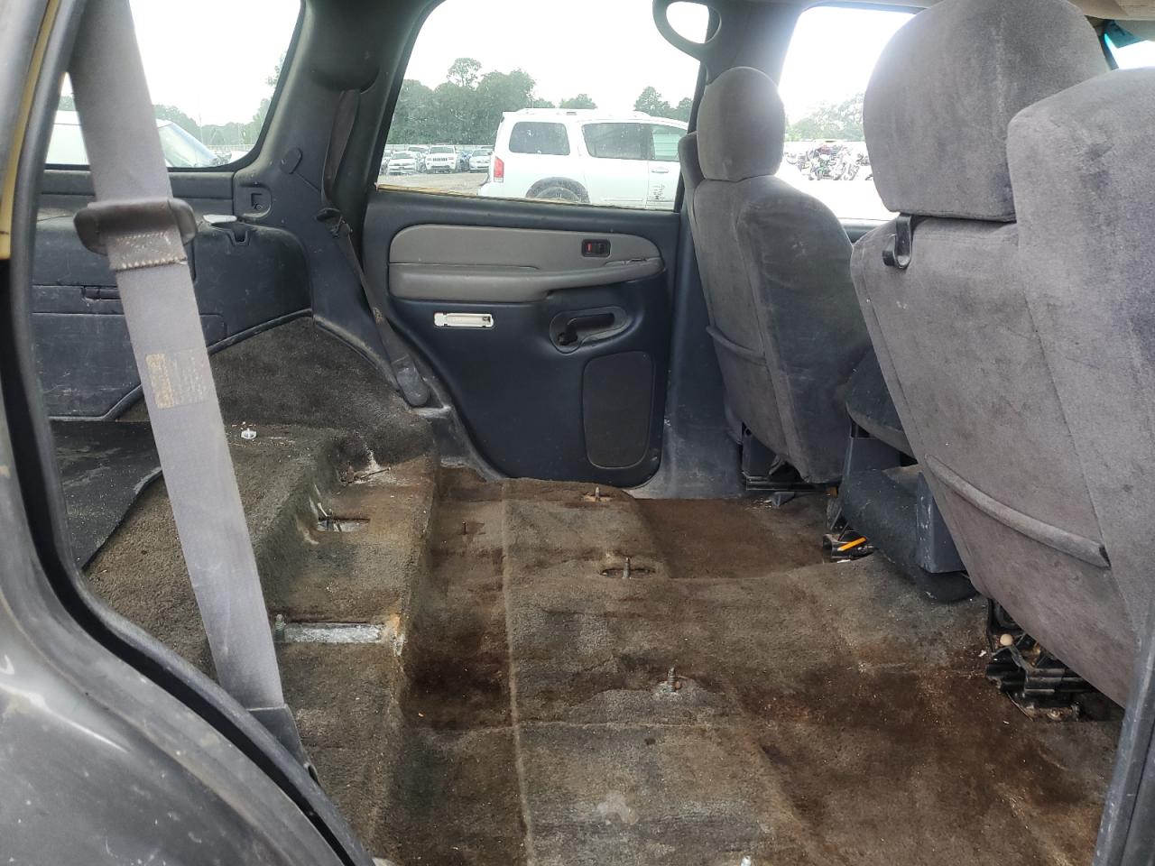 CHEVROLET TAHOE 2001 — 12