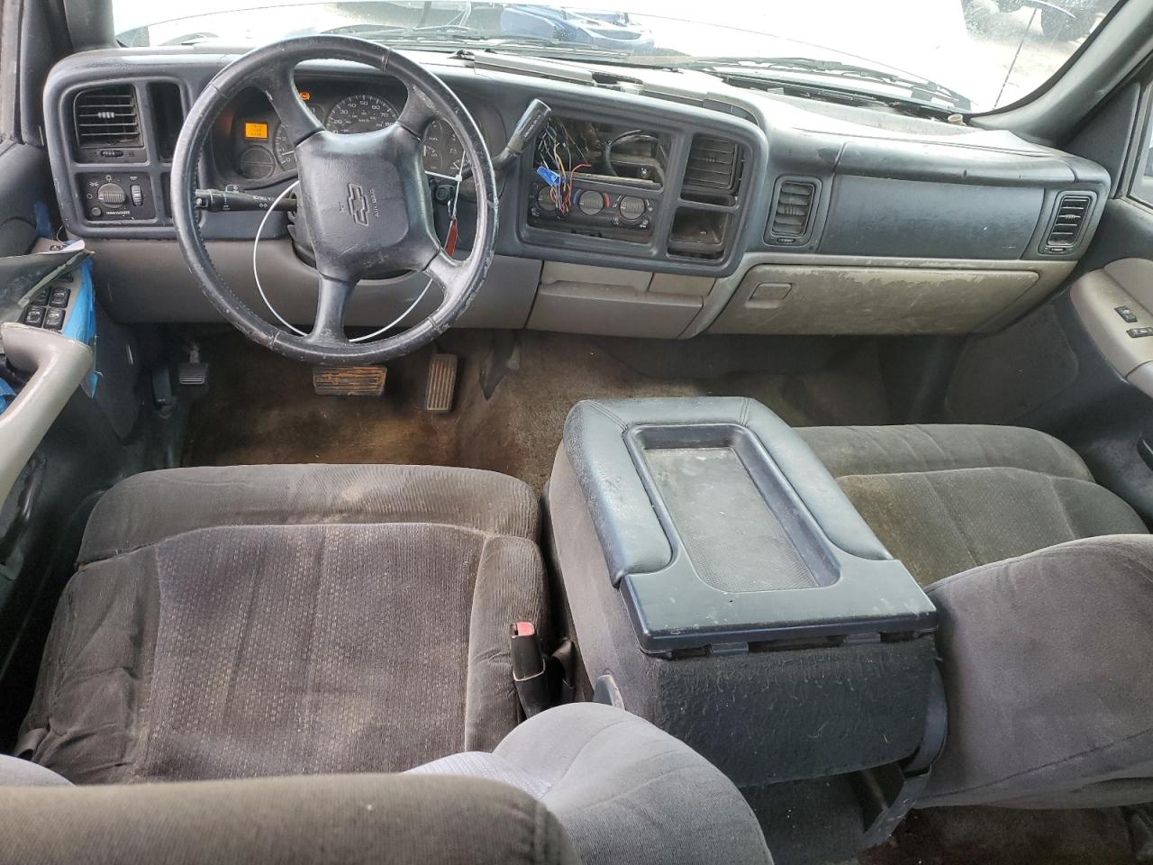 CHEVROLET TAHOE 2001 — 9