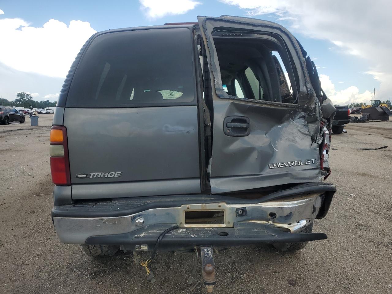 CHEVROLET TAHOE 2001 — 7