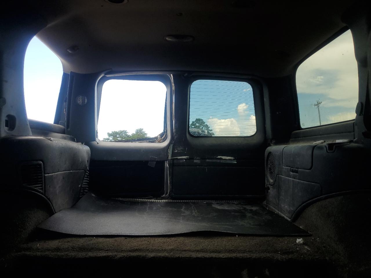 CHEVROLET TAHOE 2001 — 11