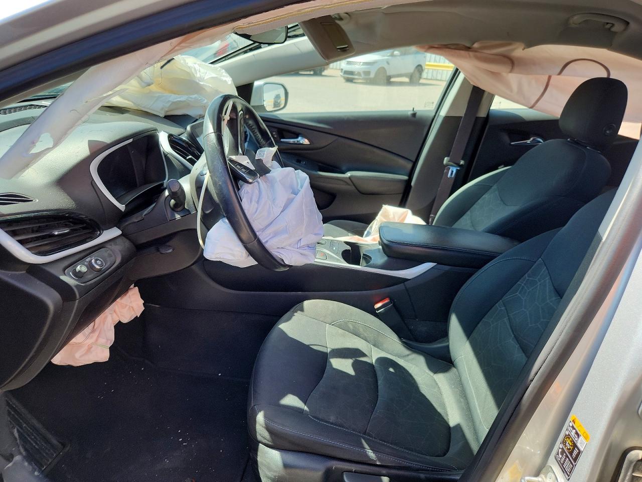 CHEVROLET VOLT 2017 — 8