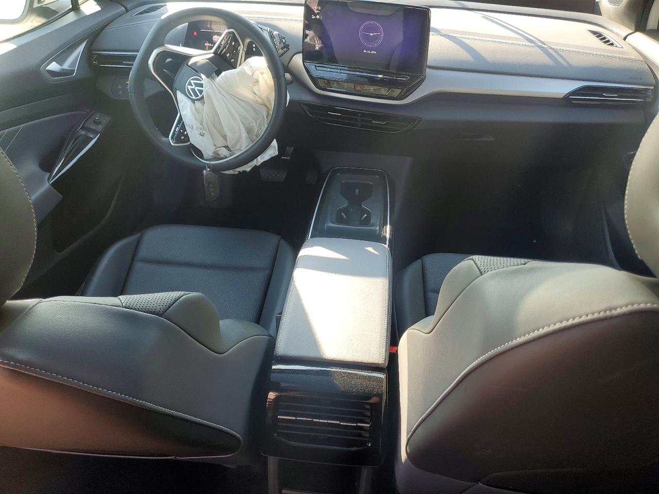 VOLKSWAGEN ID.4 2023 — 9