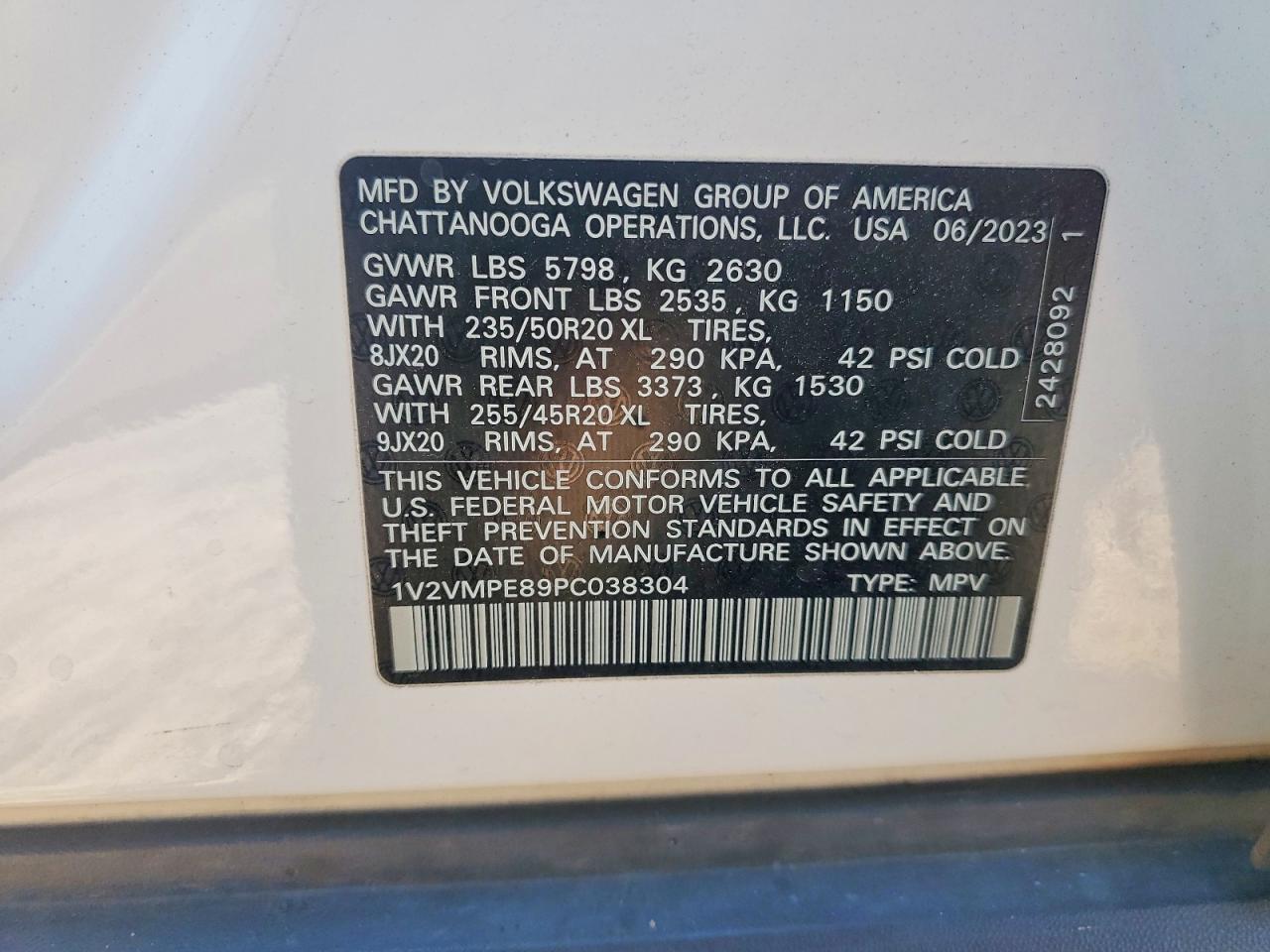 VOLKSWAGEN ID.4 2023 — 14