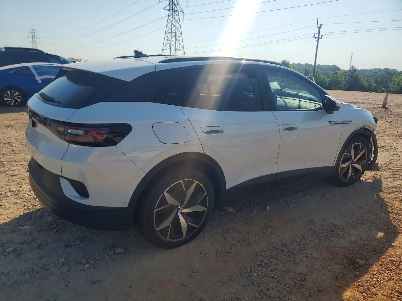VOLKSWAGEN ID.4 2023 — 4