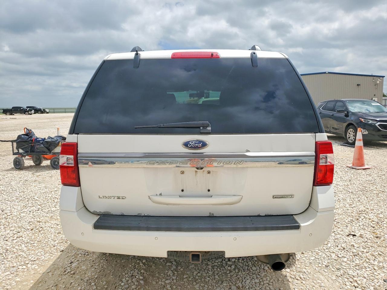 FORD EXPEDITION 2016 — 7